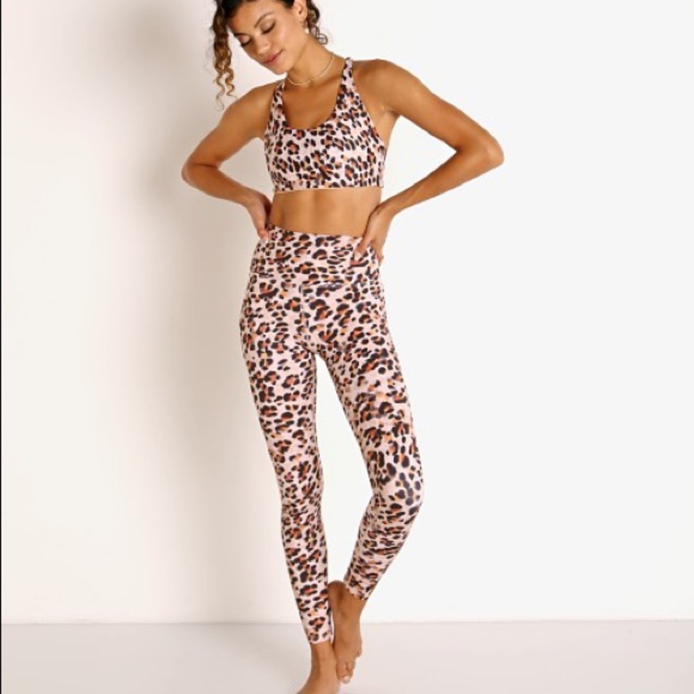 **SET**BEACH RIOT Piper Legging and Rocky Top